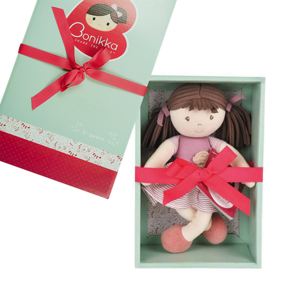 Bonikka All Natural látková bábika v darčekovom balení (malá Brook ružové šaty)